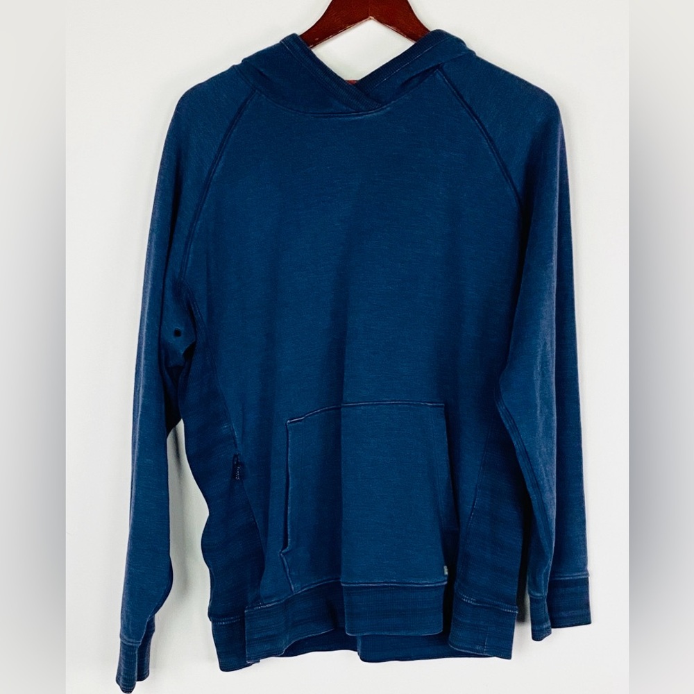 Mountain Hardwear Men's Navy Blue Hooded Pullover
